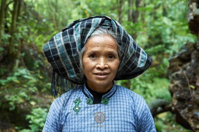 $vo['fname']|default='安顺市镇宁县  乔治