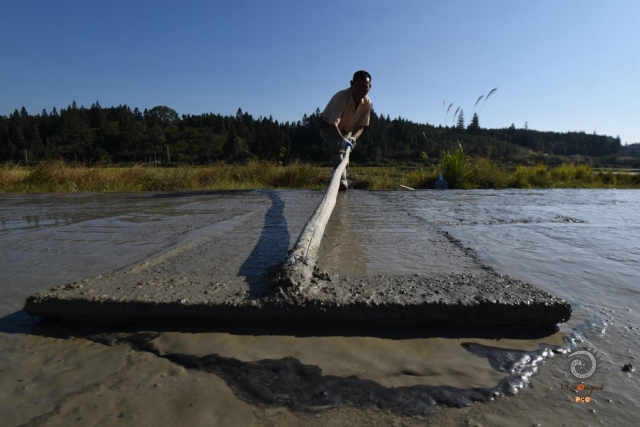 $vo['fname']|default='近年来，贵州省黔东南苗族侗族自治州锦屏县从建好、管好、护好、运营好四个方面发力，推动“四好农村路”建设，不断改善交通条件，为乡村振兴创造了良好的道路交通环境，解决农村群众出行难、农产品流通难的问题。