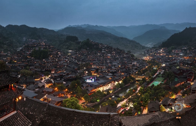 $vo['fname']|default='夜色中的西江千户苗寨