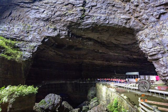 双河谷白云岩溶洞