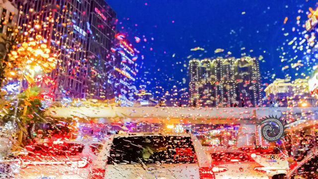 雨夜璀璨