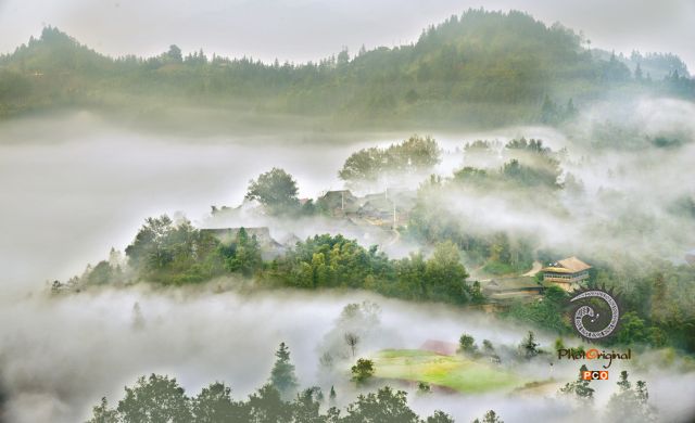《吴家寨苗寨》