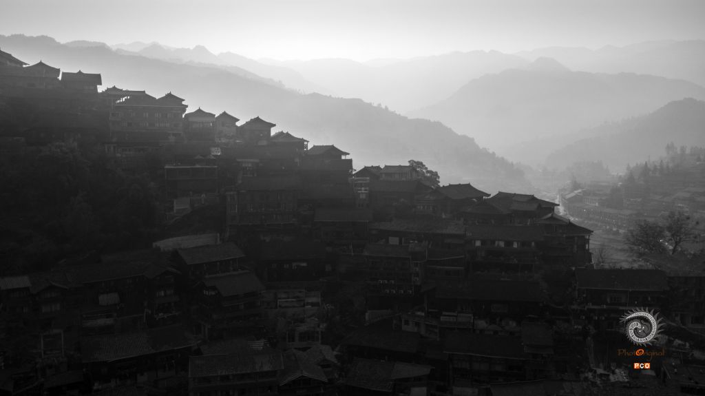 墨色苗寨