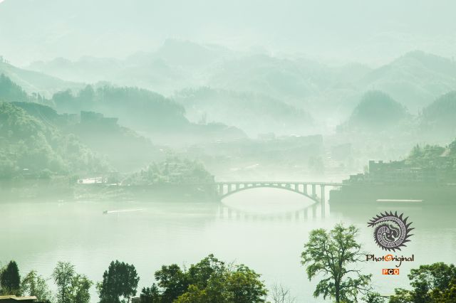 《乌江晨韵》