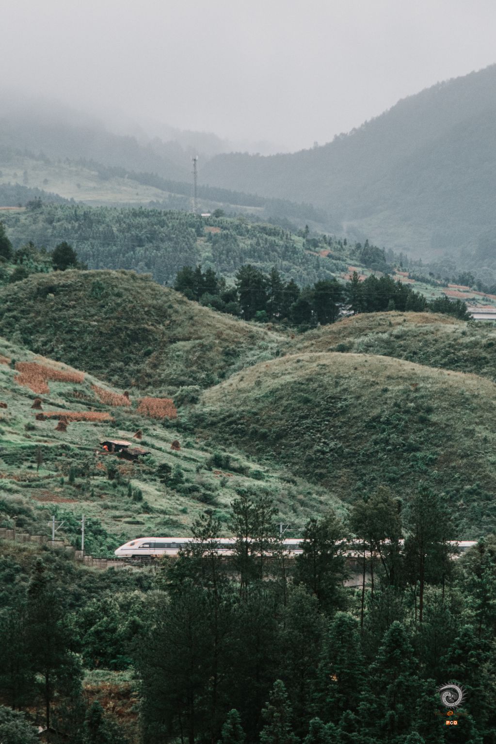 翻山越岭