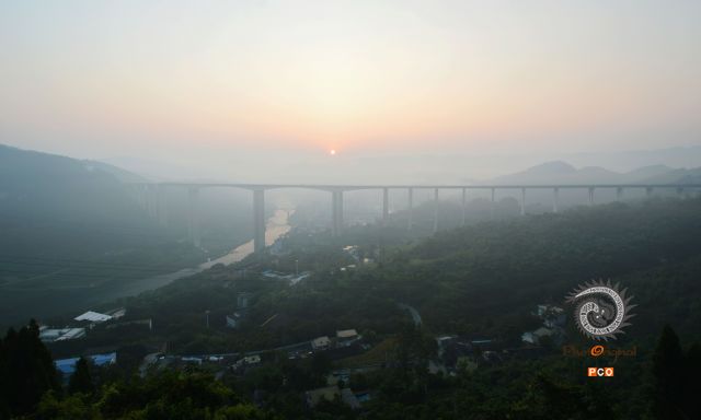 乌江日出