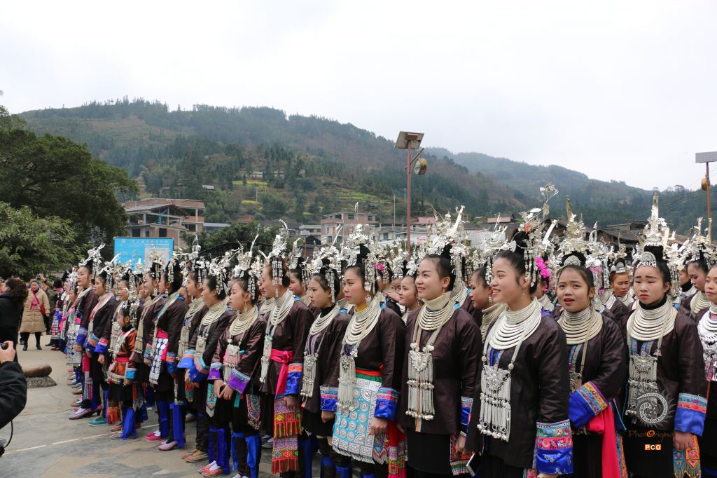 侗族千人踩歌堂感党恩