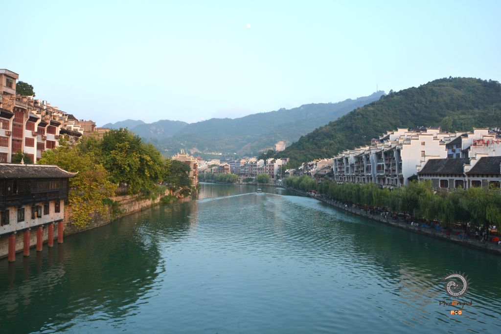 《青山绿水》
