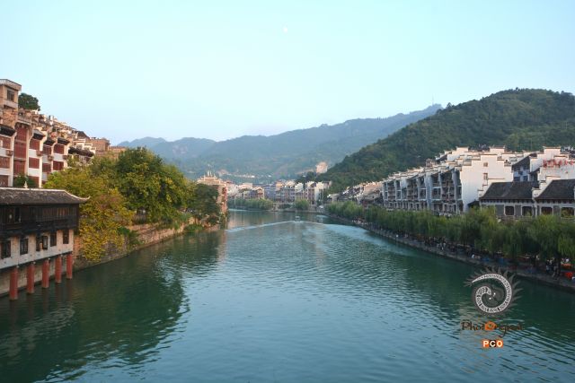 《青山绿水》