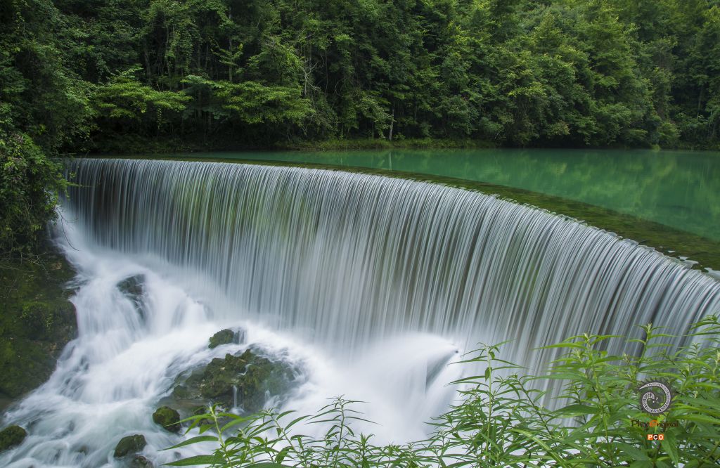 荔波环瀑