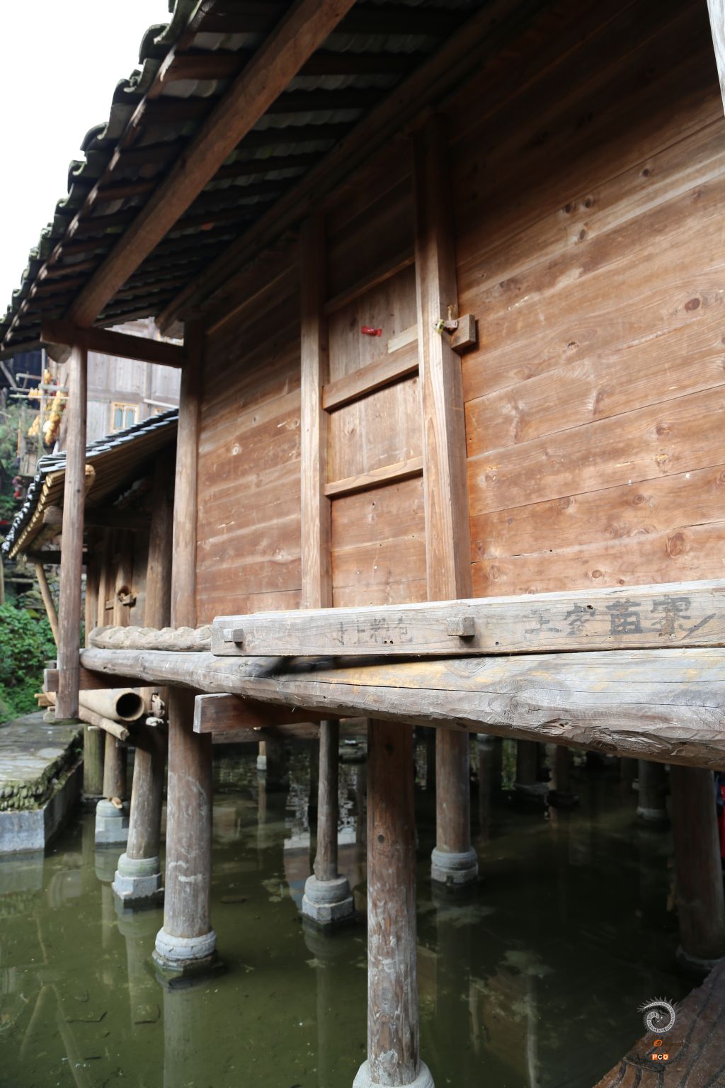 水上粮仓