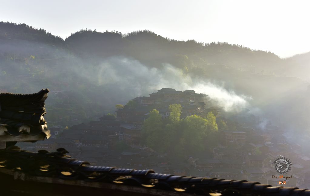 苗寨晨韵
