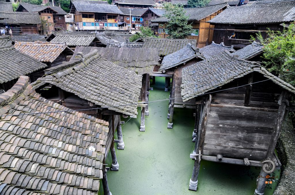 《水上粮仓》