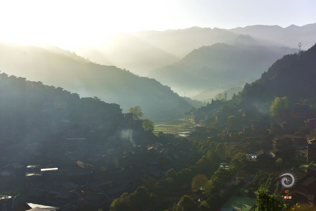 苗寨晨韵
