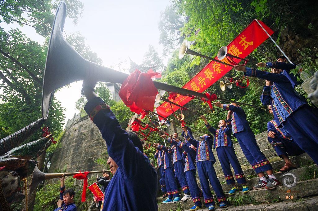 镇远龙舟赛祭龙仪式