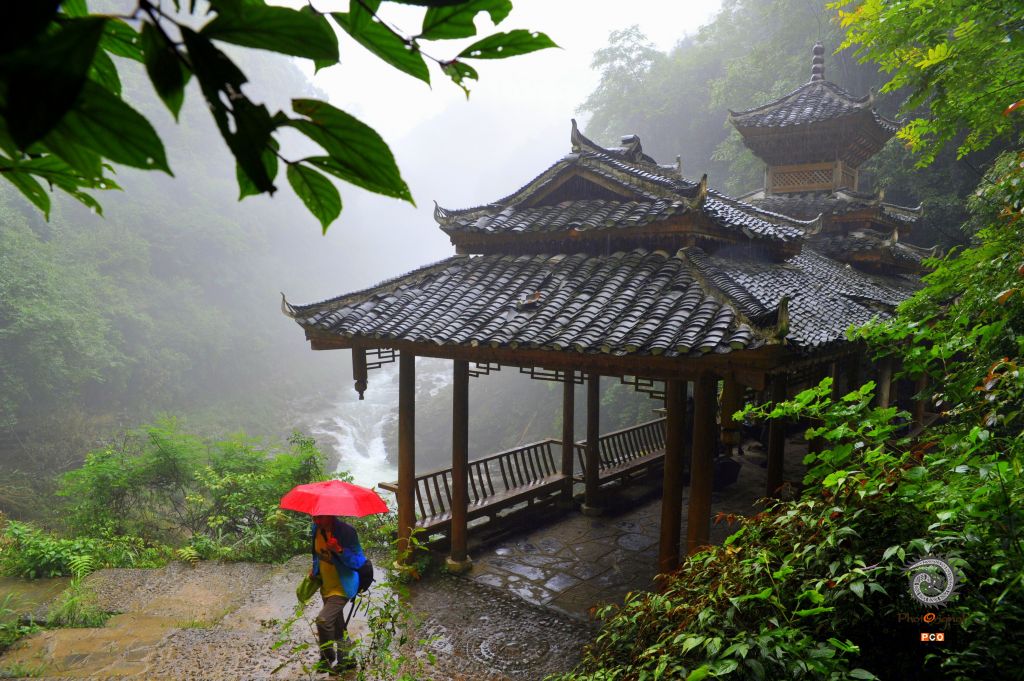 高过河遇雨