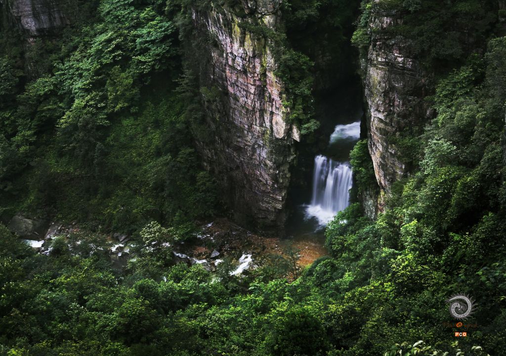 《深山幽谷》
