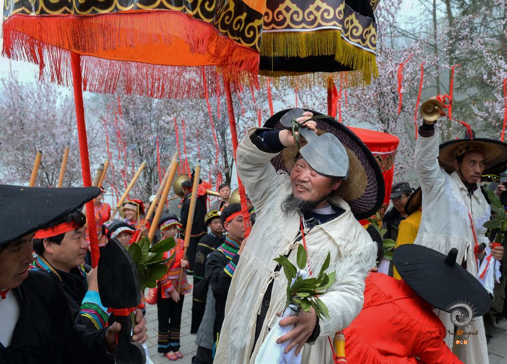 祭花神仪式中的彝族达摩