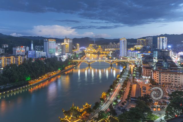 小城夜色