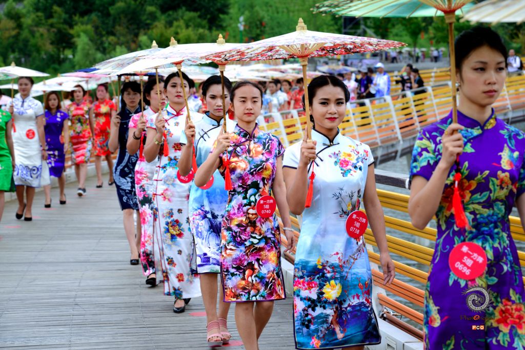三千隹丽走虹桥