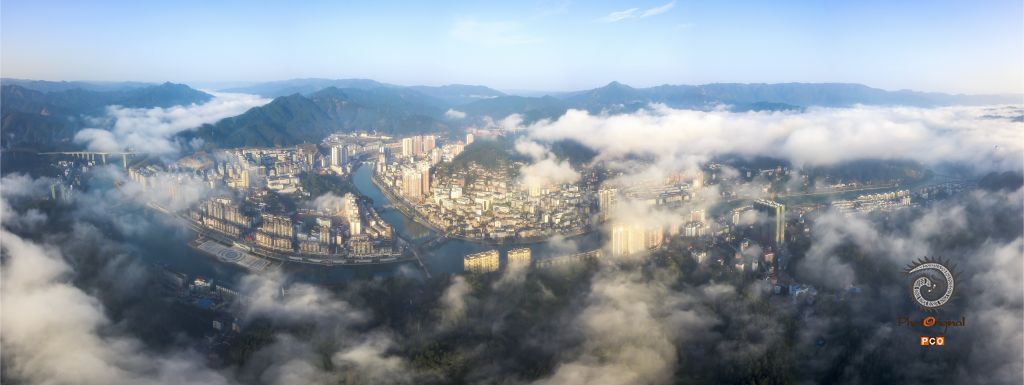 雾锁山城