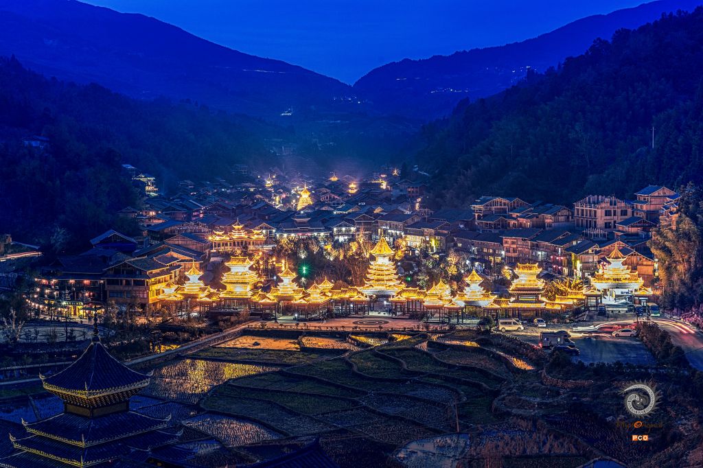 《肇兴夜景》