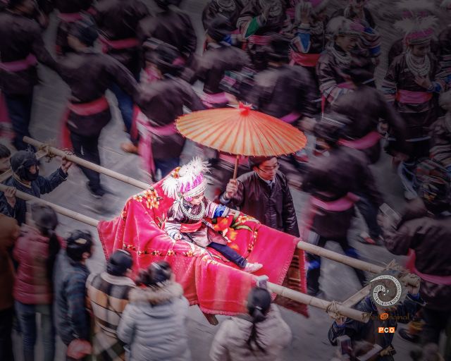 《抬官人》