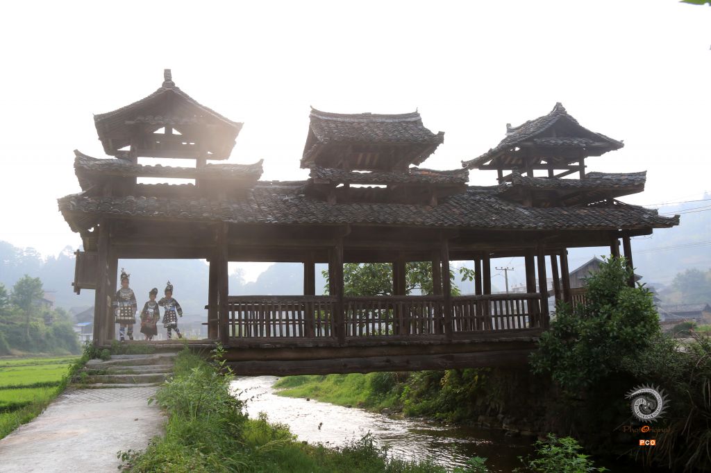 风雨桥上的童年