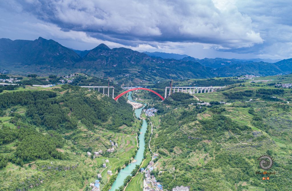 修建中的大小井大桥