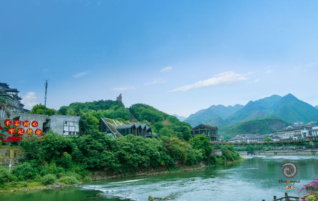 茅台镇赤水河渡口红军桥全景