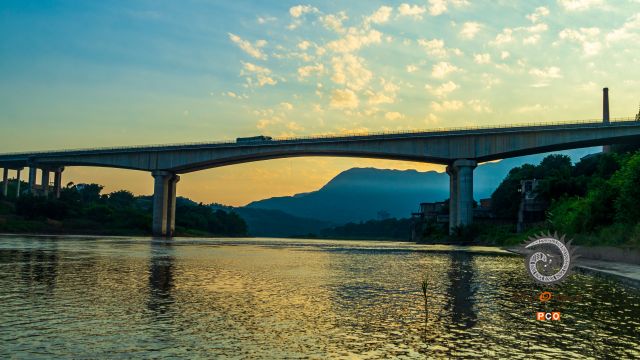 赤水河川黔蓉遵高速路大桥