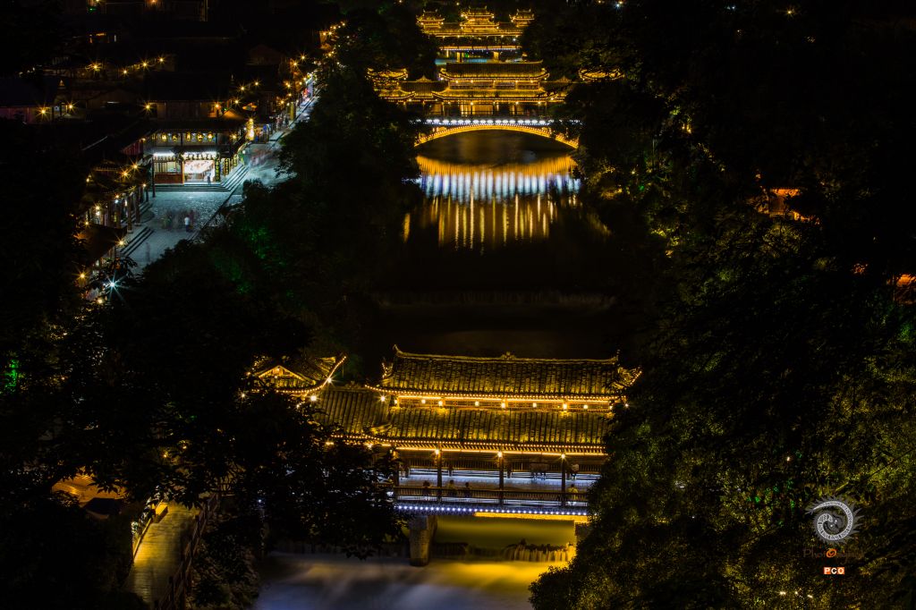 风雨桥夜色