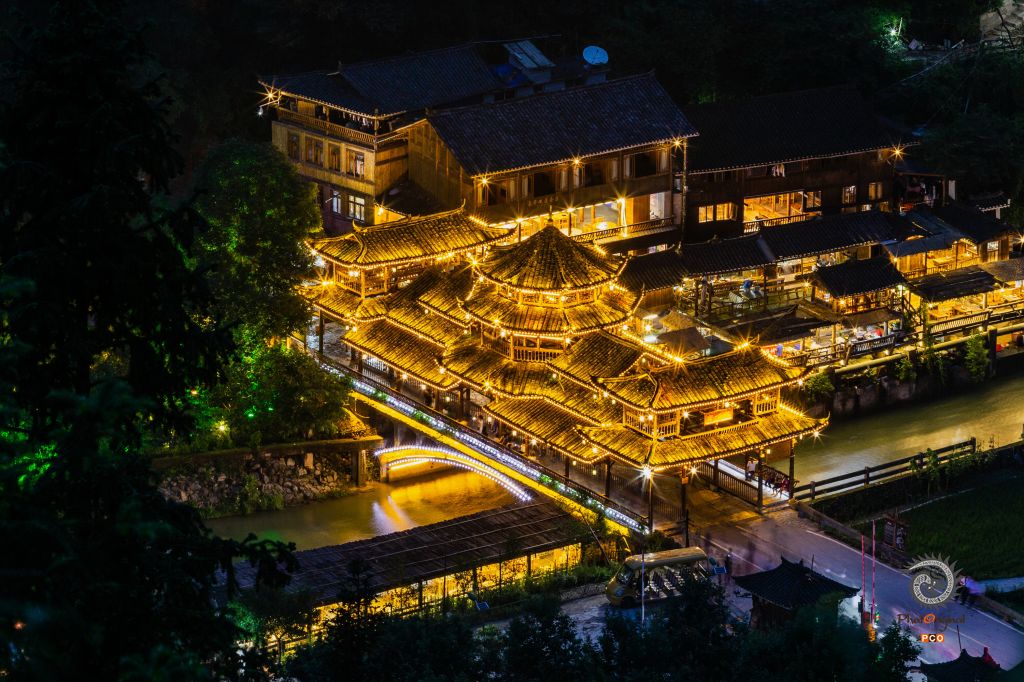 风雨桥夜色