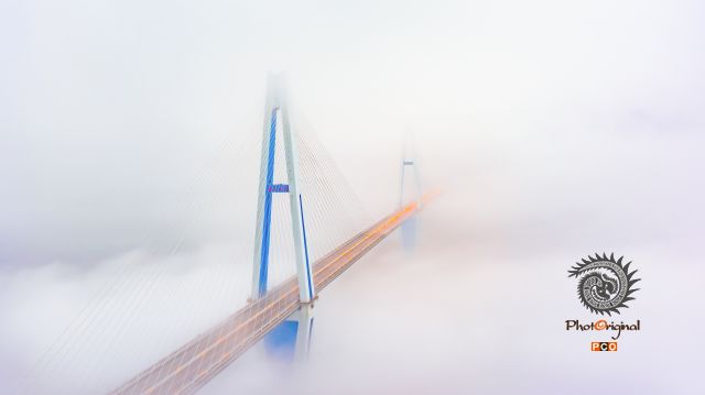 天路-云雾中的平塘特大桥