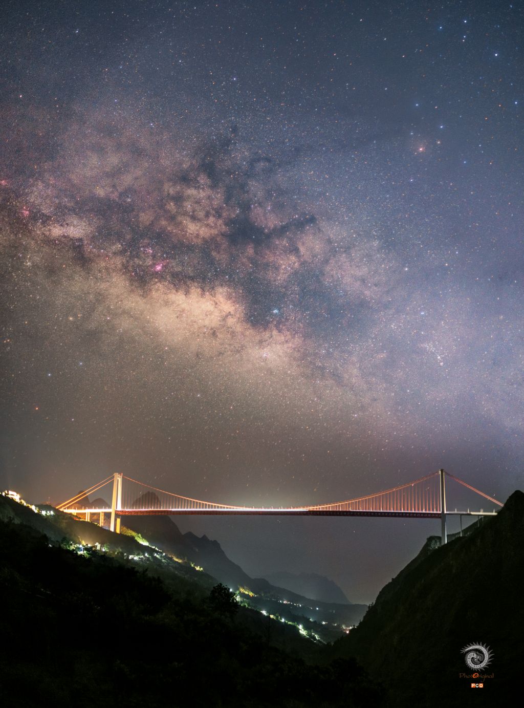 星空下的坝陵河大桥