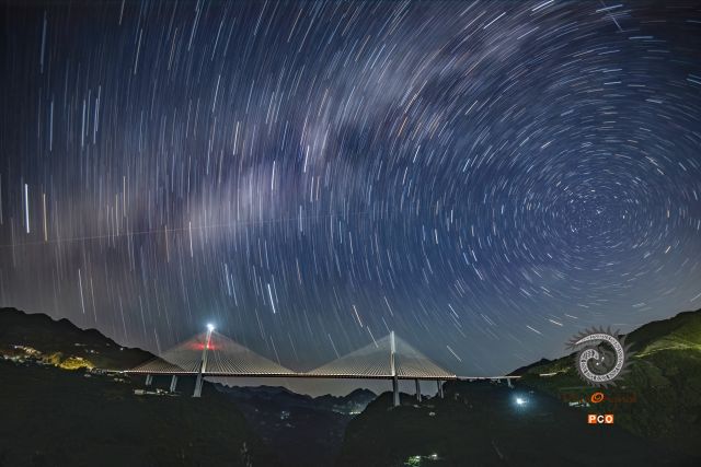 《北盘江大桥夜色》