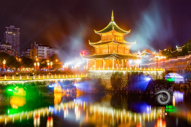 光影极境甲秀楼(单幅)
