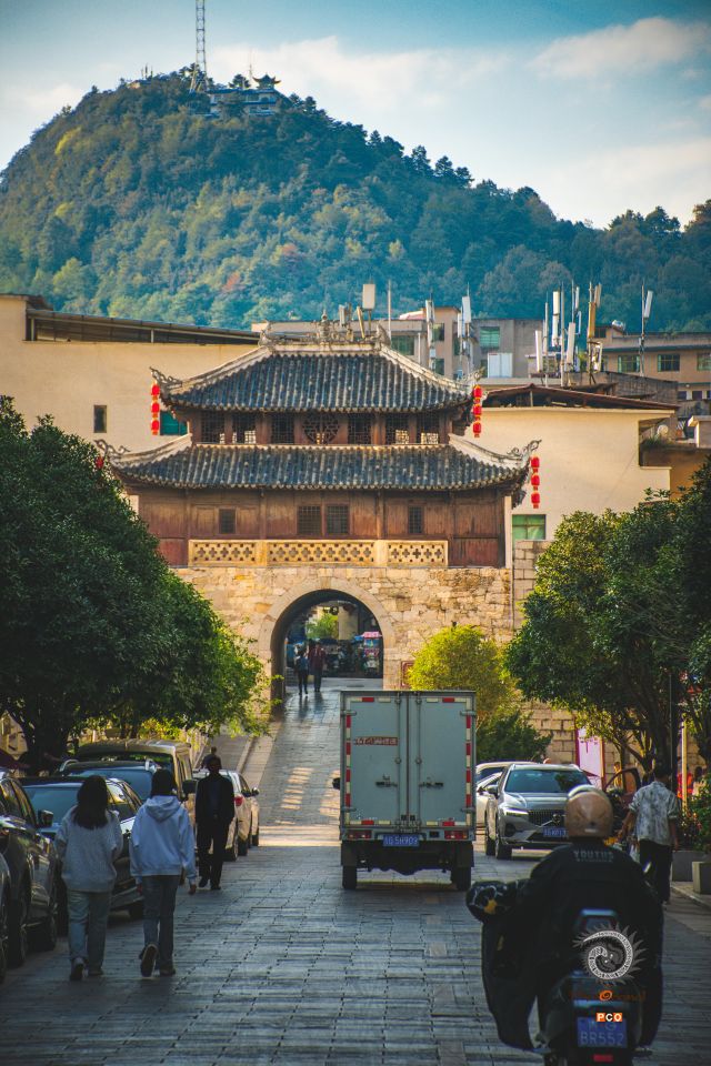 白岩之城