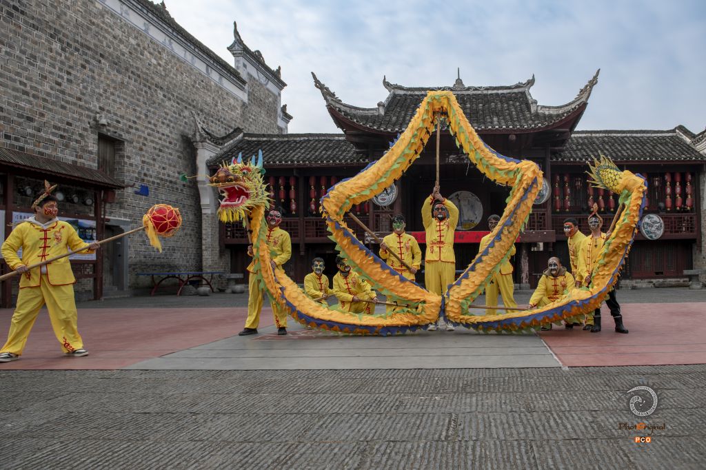 《汉韵绮丽：隆里花脸龙》