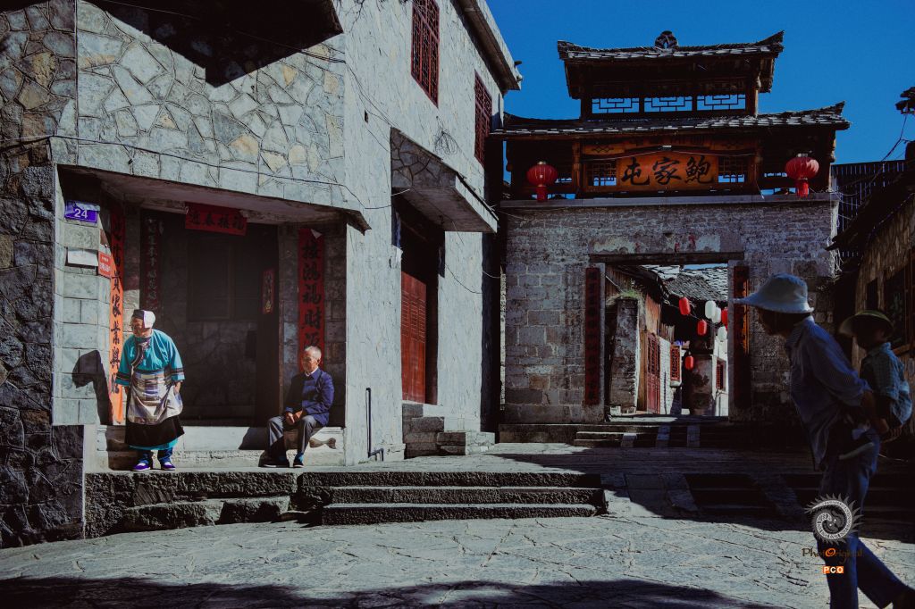 鲍家屯一瞬