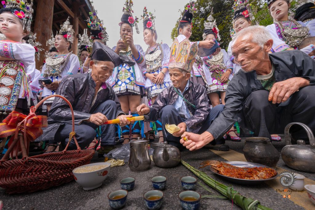 载歌载舞欢度“喊天节”