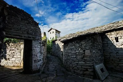 顽石垒铸