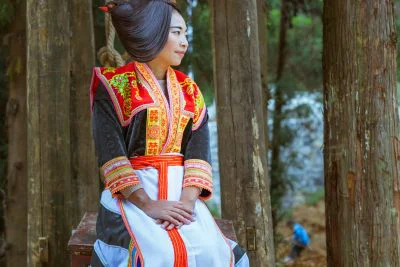 古董苗服饰