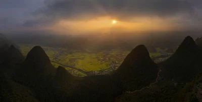 《万峰林》