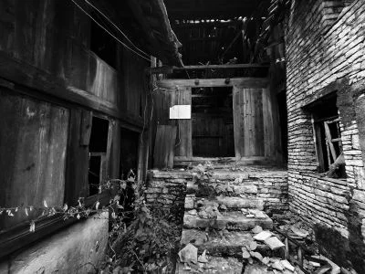 《同心村》