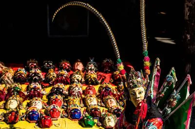 《安顺地戏：屯堡人600年世代固守的精神家园》