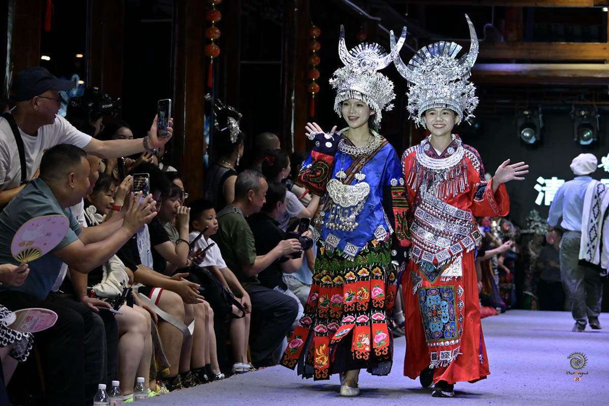 0025-《世界的村t》穆刚13908508880 (6)-1200.jpg