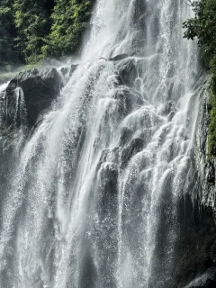 2025多彩贵州·第十八届中国原生态国际摄影大展 · 襟花 的图集
