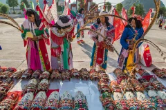 ​2024多彩贵州·第十七届中国原生态国际摄影大展 · 路人悠悠 的图集