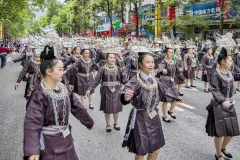 ​2024多彩贵州·第十七届中国原生态国际摄影大展 · 路人悠悠 的图集